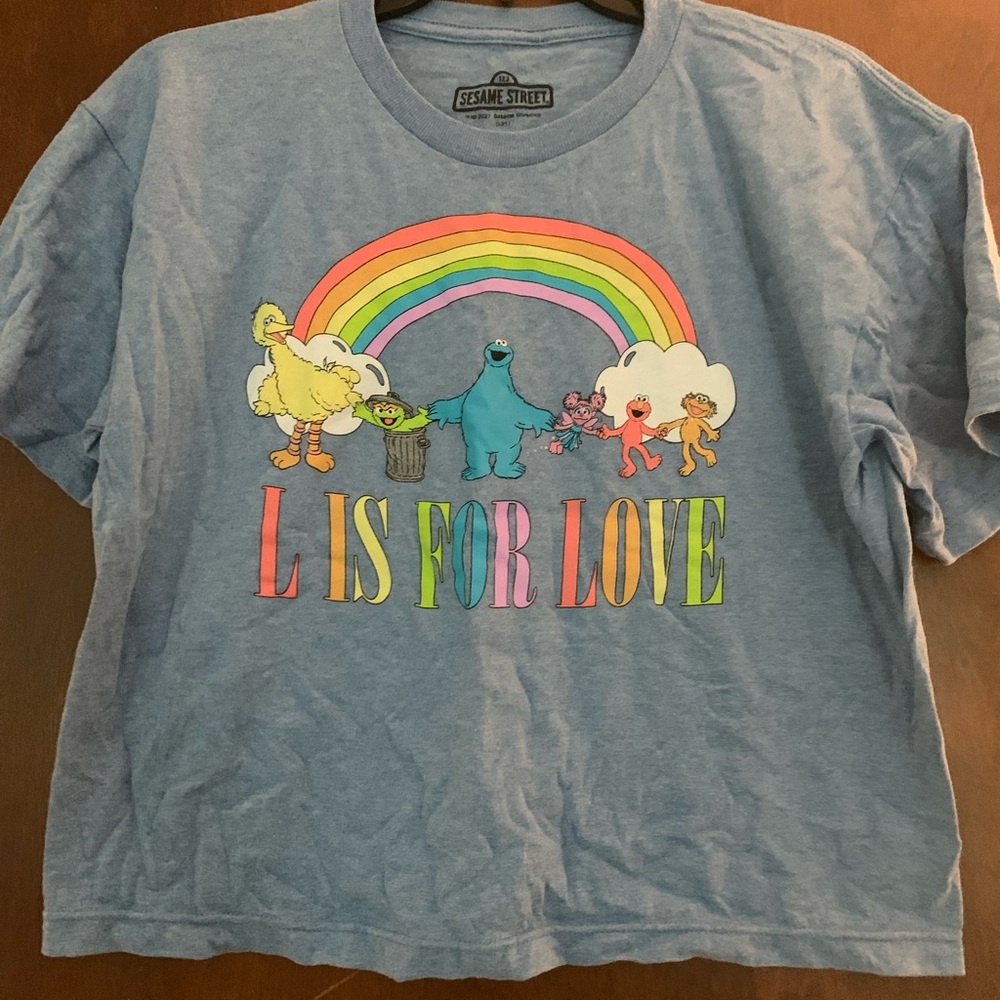 NWOT Sesame Street Light Blue Rainbow 'L Is For Love' Graphic Tee from Target